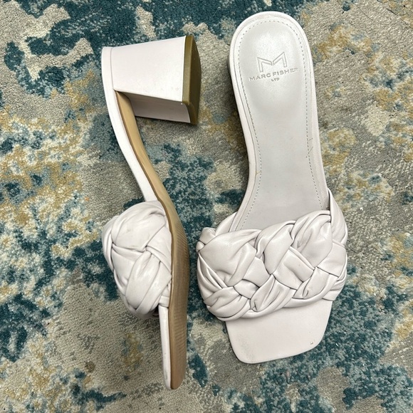 Marc Fisher Cerita Block Heel Slip On Sandal Womens size 8 light purple​ - Picture 8 of 8